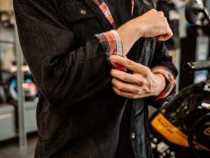 Camisa Royal Enfield Rayas Negro