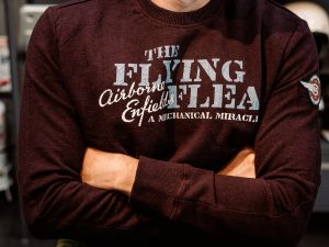 Suéter Royal Enfield Flying Flee Crew Negro