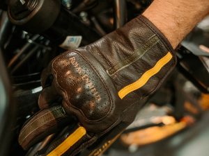 Guantes Royal Enfield Cuero Café Amarillo