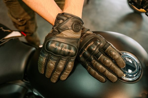 Guantes Royal Enfield Stalwart Negro Cafe