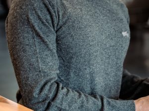 Sueter Royal Enfield Flatknit Crew Gris